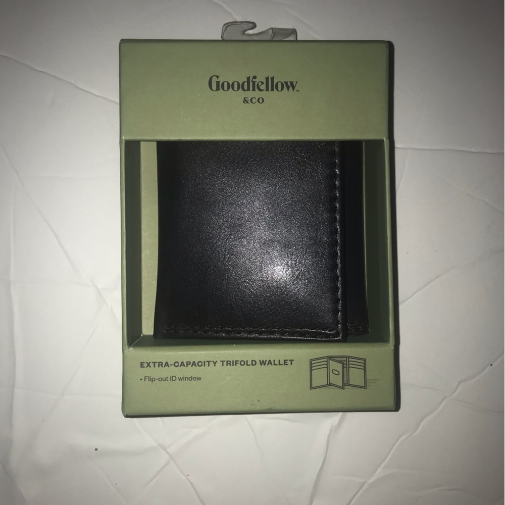 GOODFELLOW & Co mens extra capacity trifold wallet
